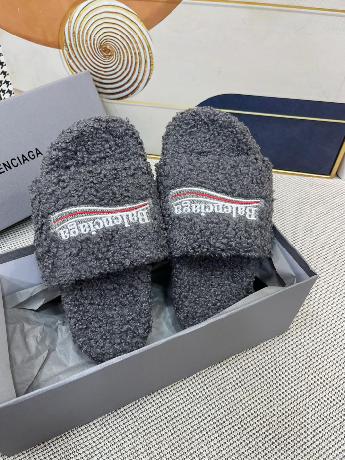 Ba*len*cia*ga sandals