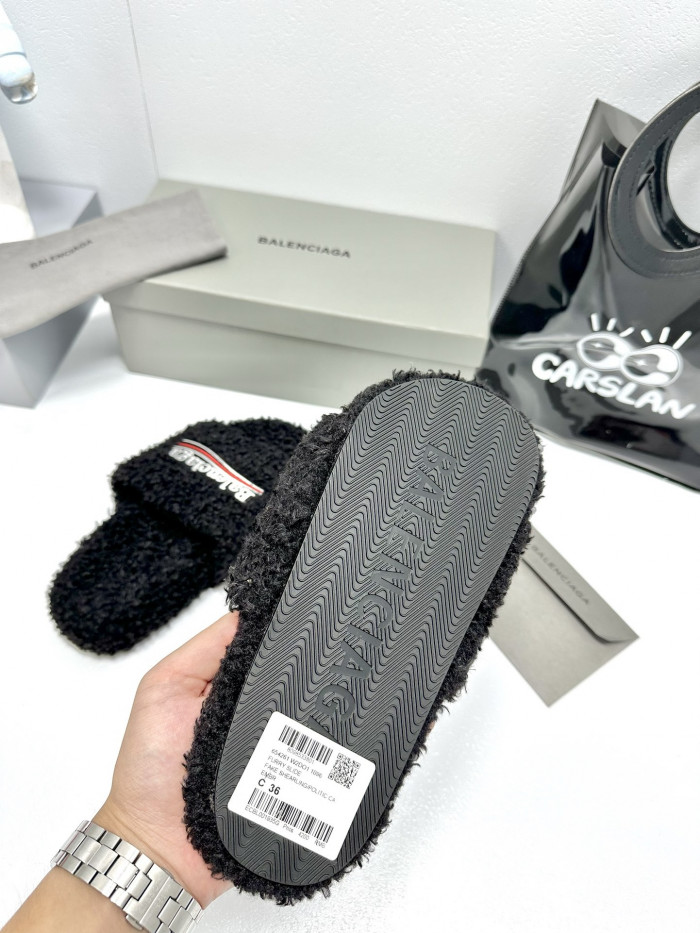 Ba*len*cia*ga sandals