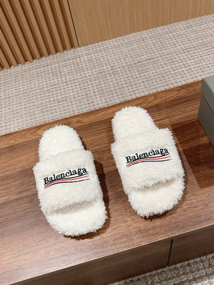Ba*len*cia*ga sandals