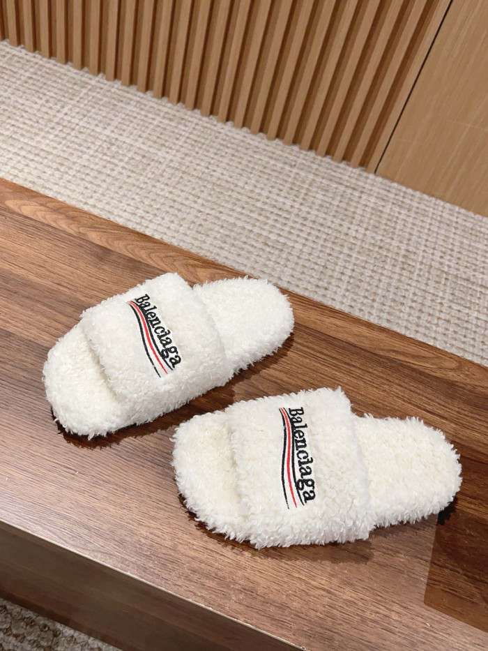 Ba*len*cia*ga sandals