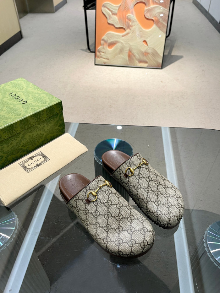 G*u*i slipper