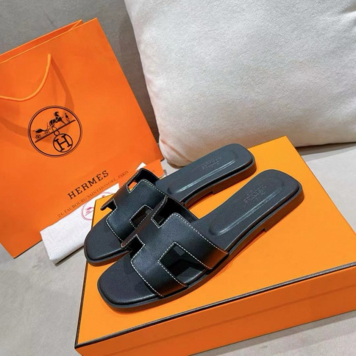 H**mes sandals