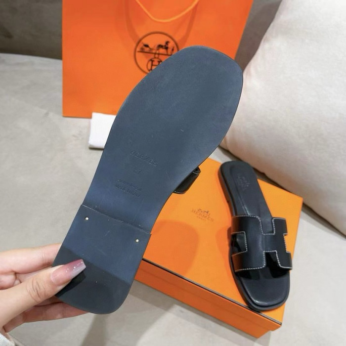 H**mes sandals