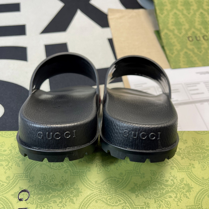 G*u*i sandal