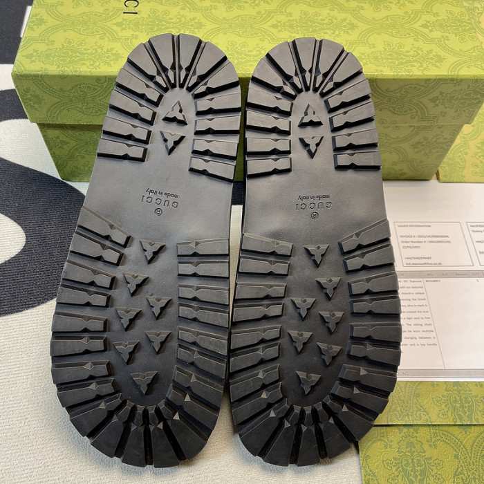 G*u*i sandal