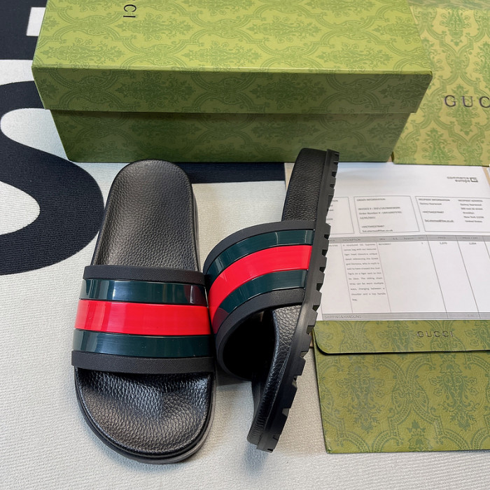 G*u*i sandal