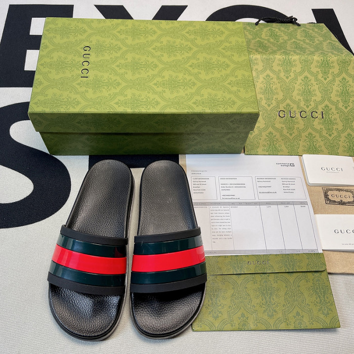 G*u*i sandal