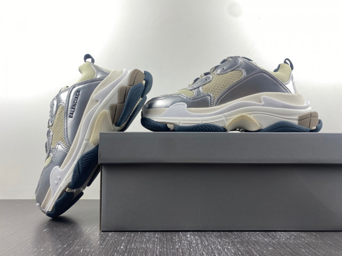 BLCG SNEAKER TRIPLE.S.