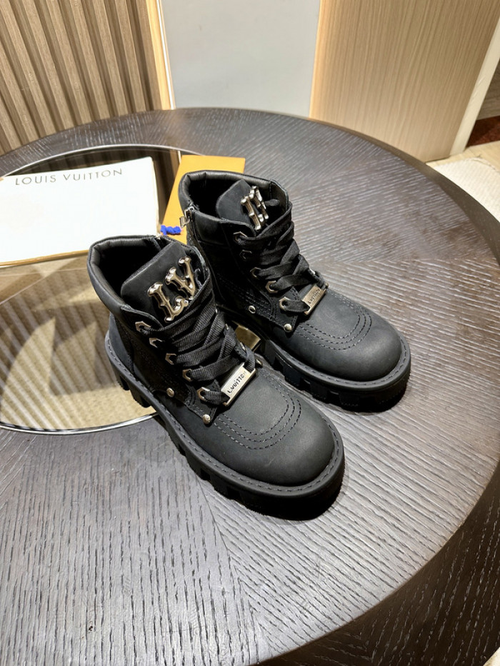 LO1_VTS BOOTS