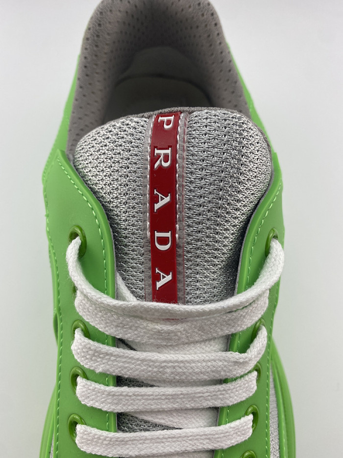 Pra*a sneaker