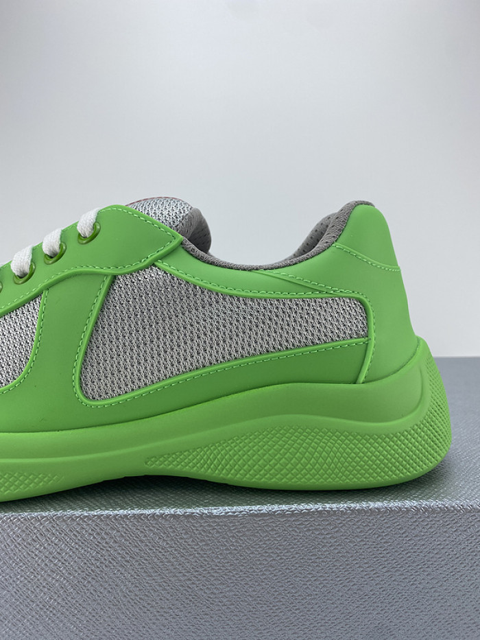 Pra*a sneaker