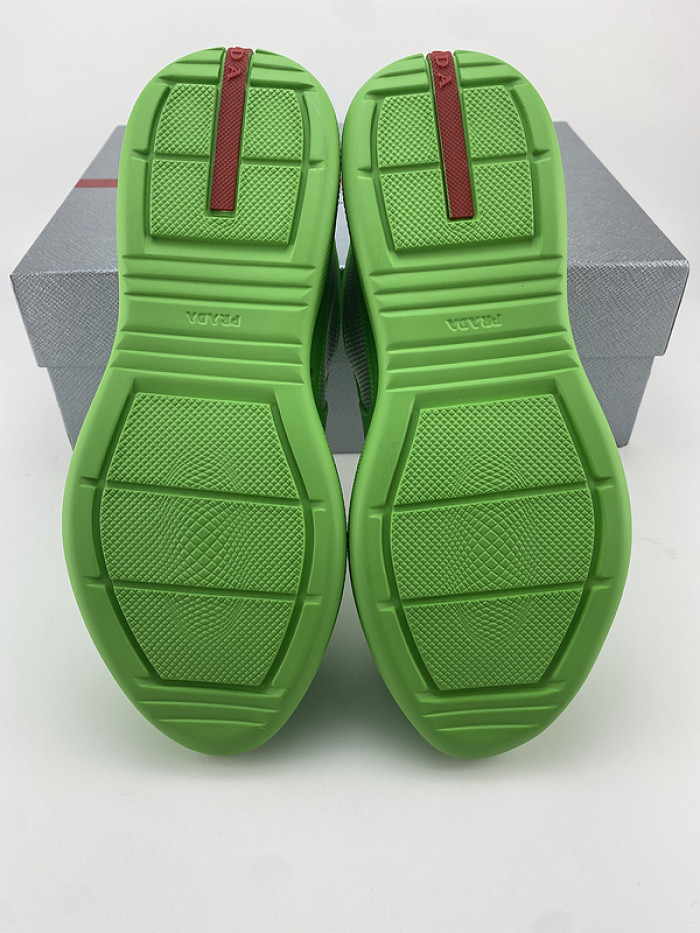 Pra*a sneaker
