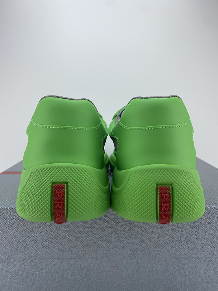 Pra*a sneaker