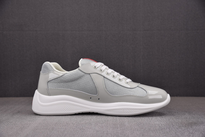Pra*a sneaker