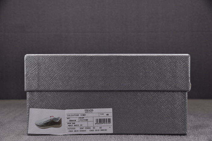 Pra*a sneaker