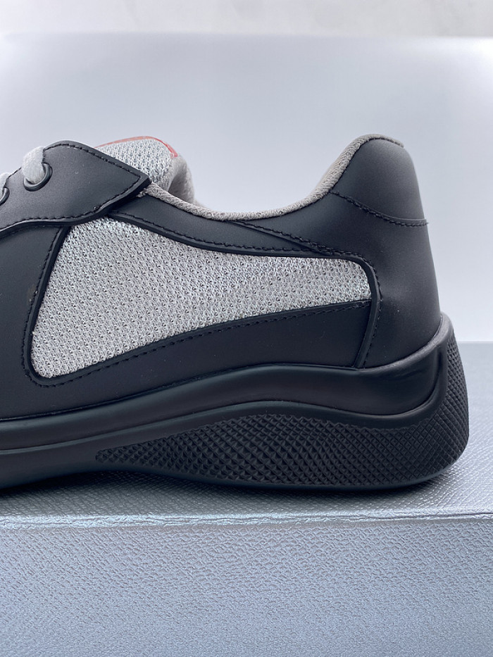 Pra*a sneaker
