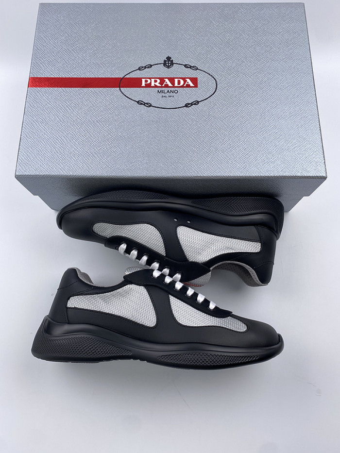 Pra*a sneaker