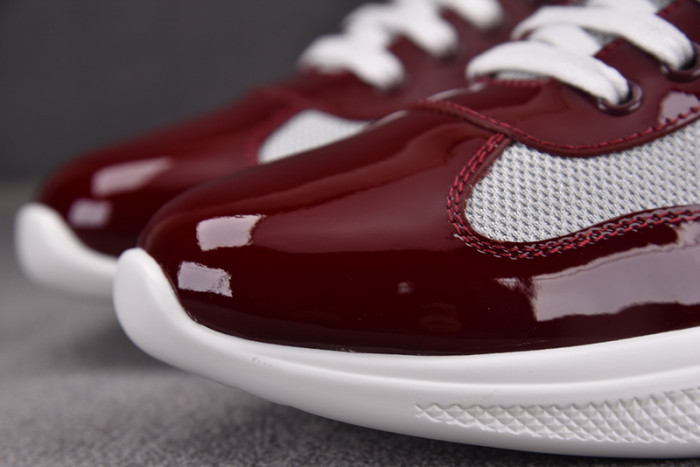 Pra*a sneaker