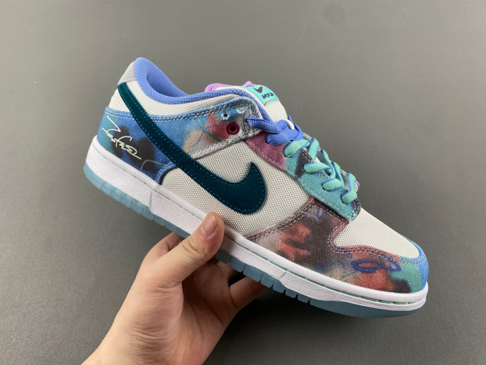 Nike SB Dunk Low x Futura Laboratories HF6061-400