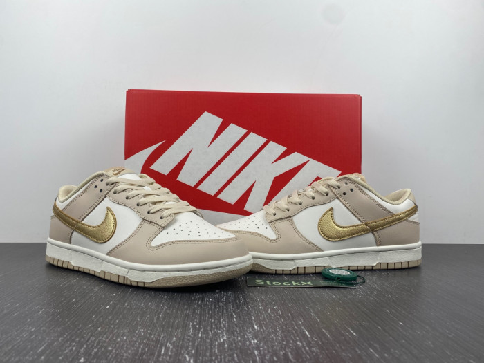 Nike Dunk Low WMNS Gold Swish DX5930-001