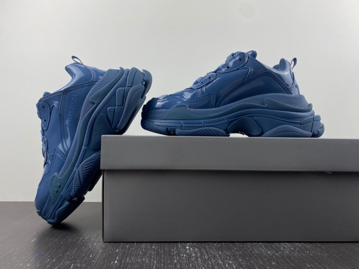 BLCG SNEAKER TRIPLE.S.