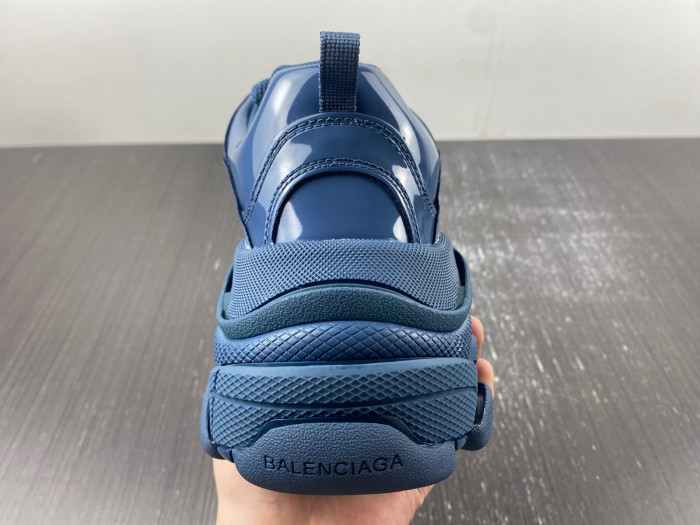BLCG SNEAKER TRIPLE.S.