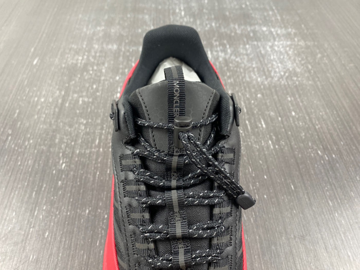 MONCLER TRAILGRIP GORE-TEX