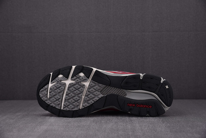 New Balance M990TF3