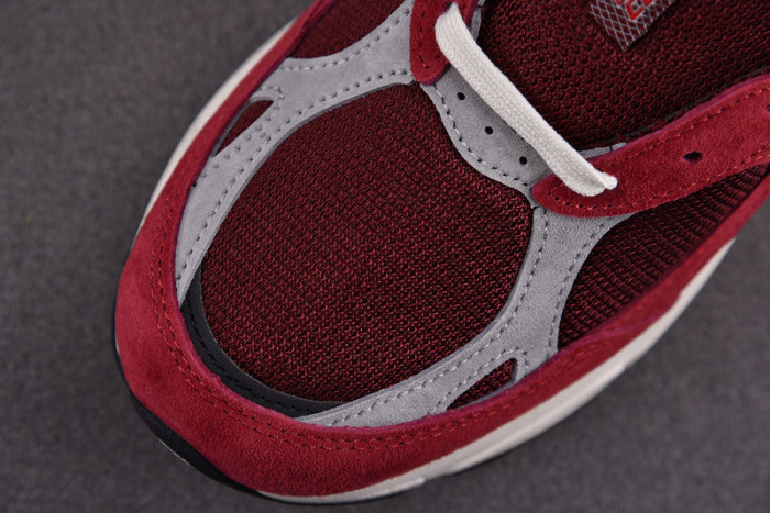New Balance M990TF3