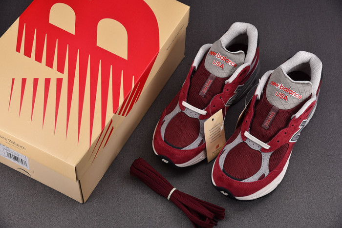 New Balance M990TF3