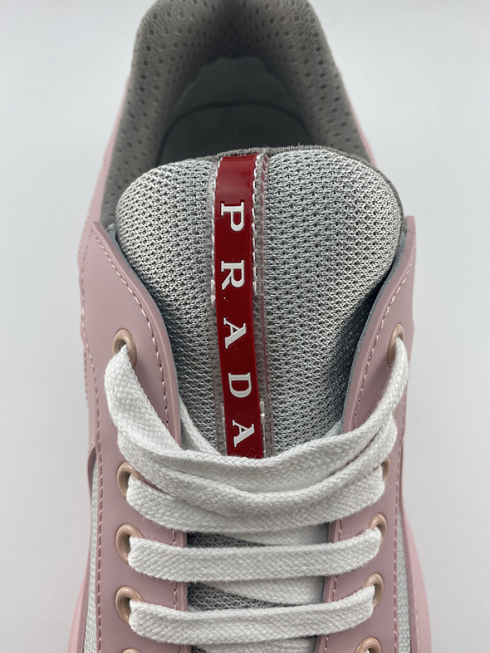 Pra*a sneaker