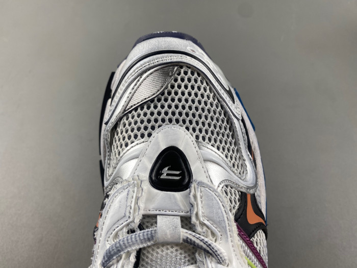 Ba*len*cia*ga -runner