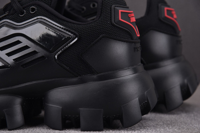 Pra*a sneaker