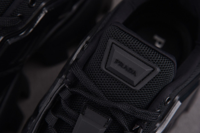 Pra*a sneaker