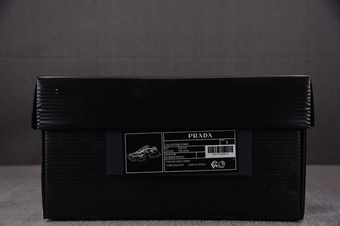 Pra*a sneaker