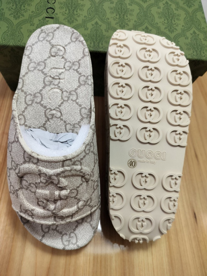 G*u*i sandal
