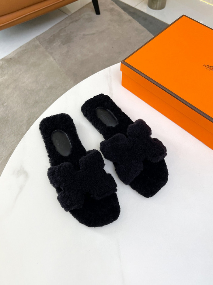 H**mes sandals