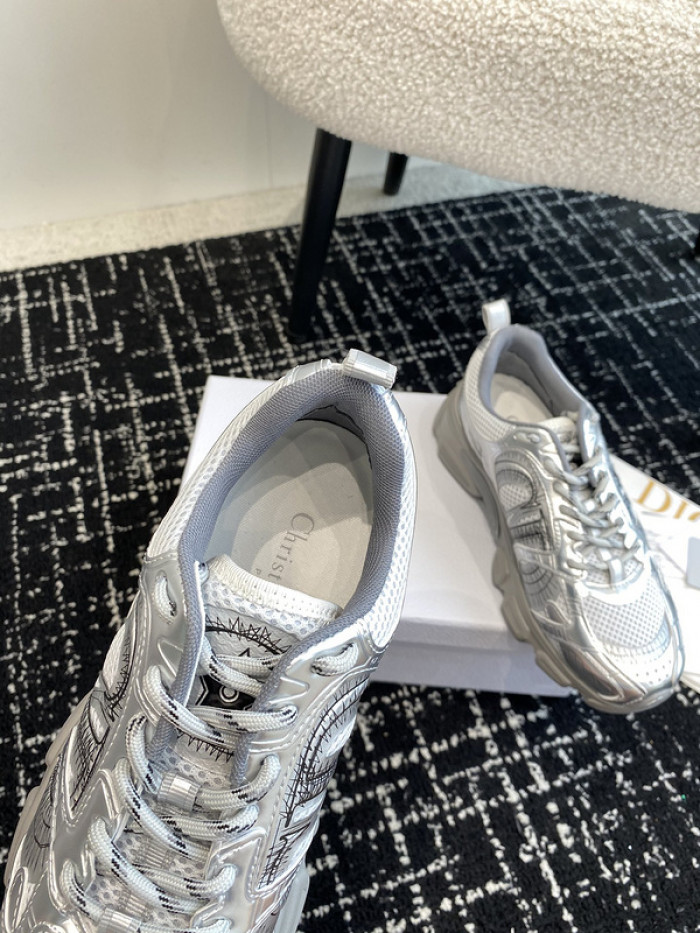 DIO* SNEAKER