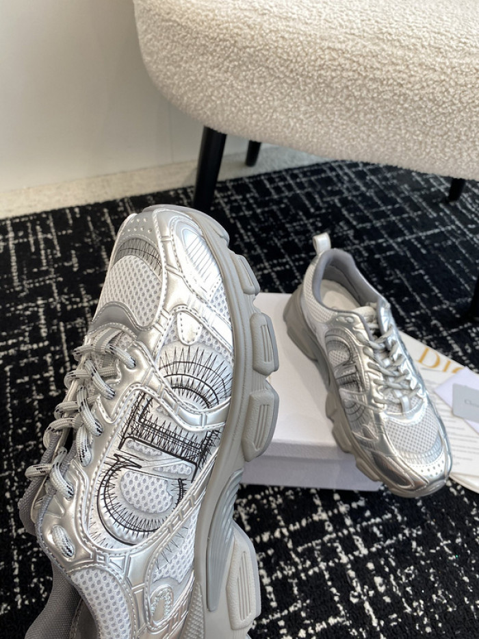 DIO* SNEAKER