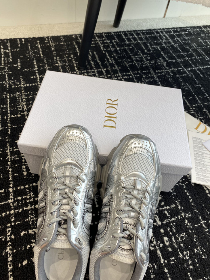 DIO* SNEAKER