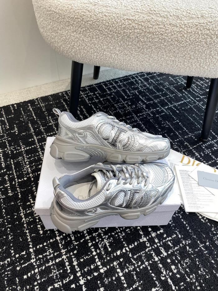DIO* SNEAKER