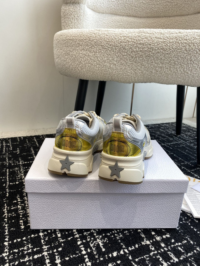 DIO* SNEAKER