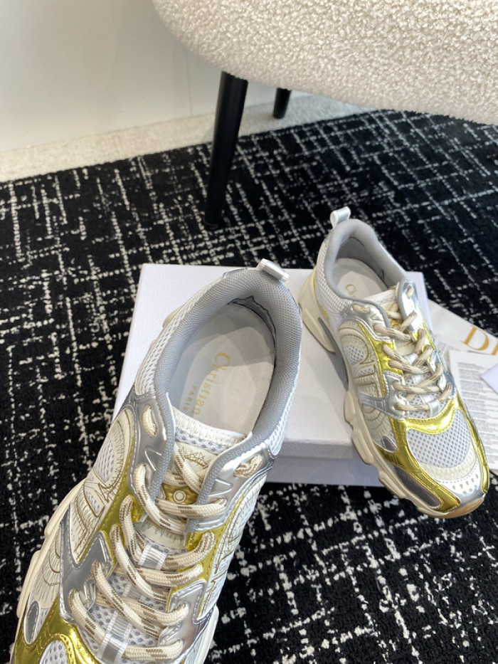 DIO* SNEAKER