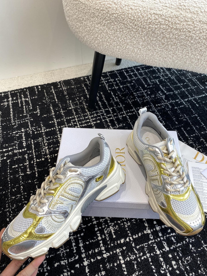 DIO* SNEAKER