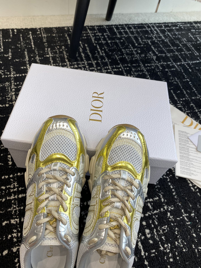 DIO* SNEAKER