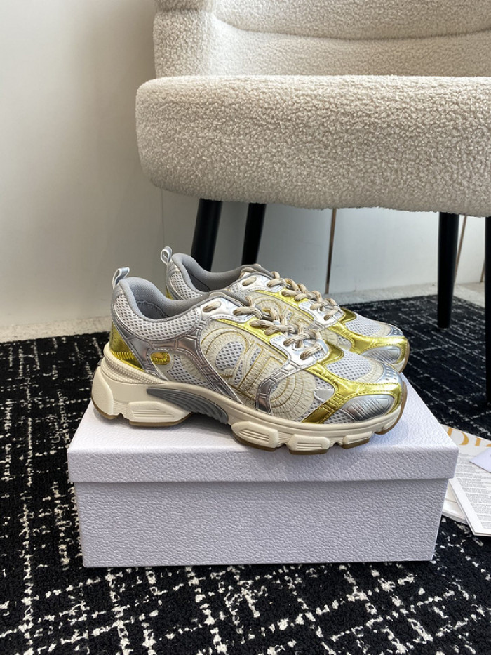 DIO* SNEAKER