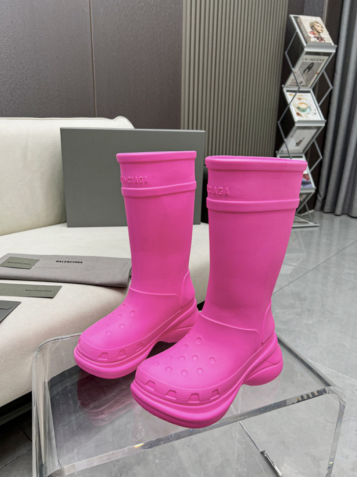 Ba*len*cia*ga cross boots