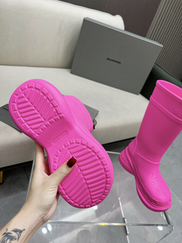Ba*len*cia*ga cross boots