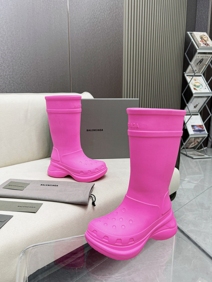 Ba*len*cia*ga cross boots