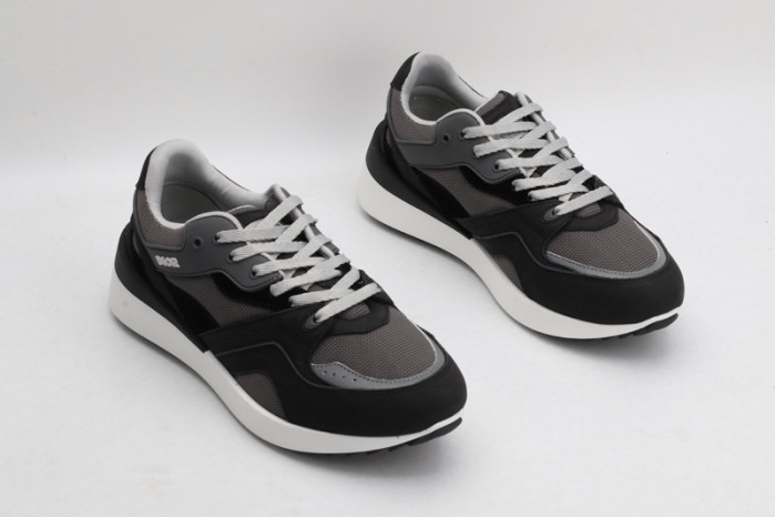 DIO* SNEAKER